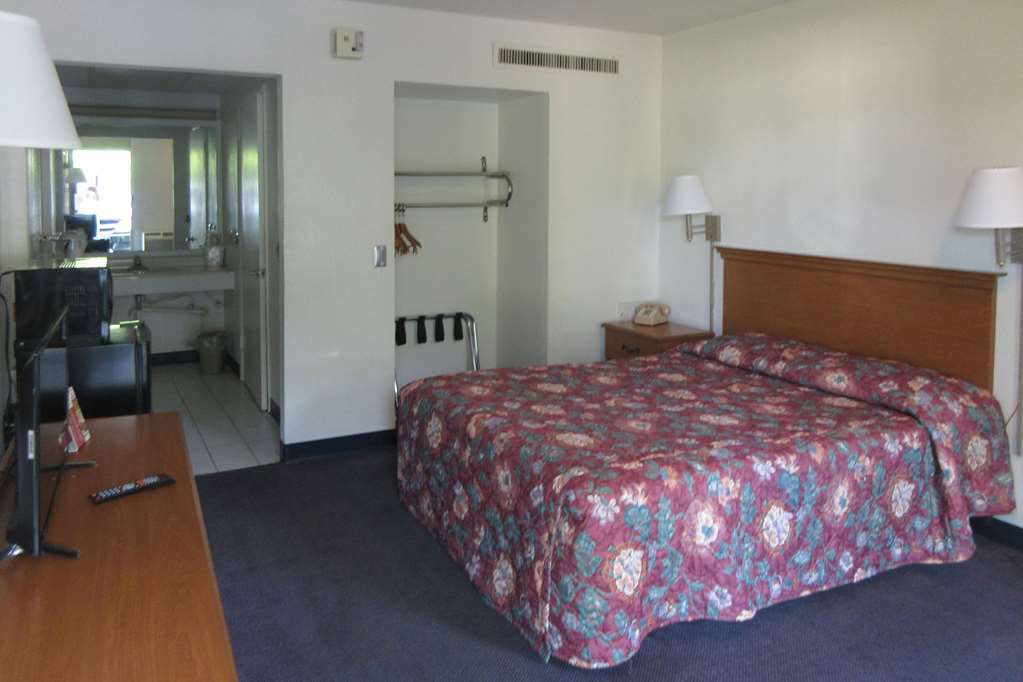 Rodeway Inn And Suites Portsmouth Zimmer foto
