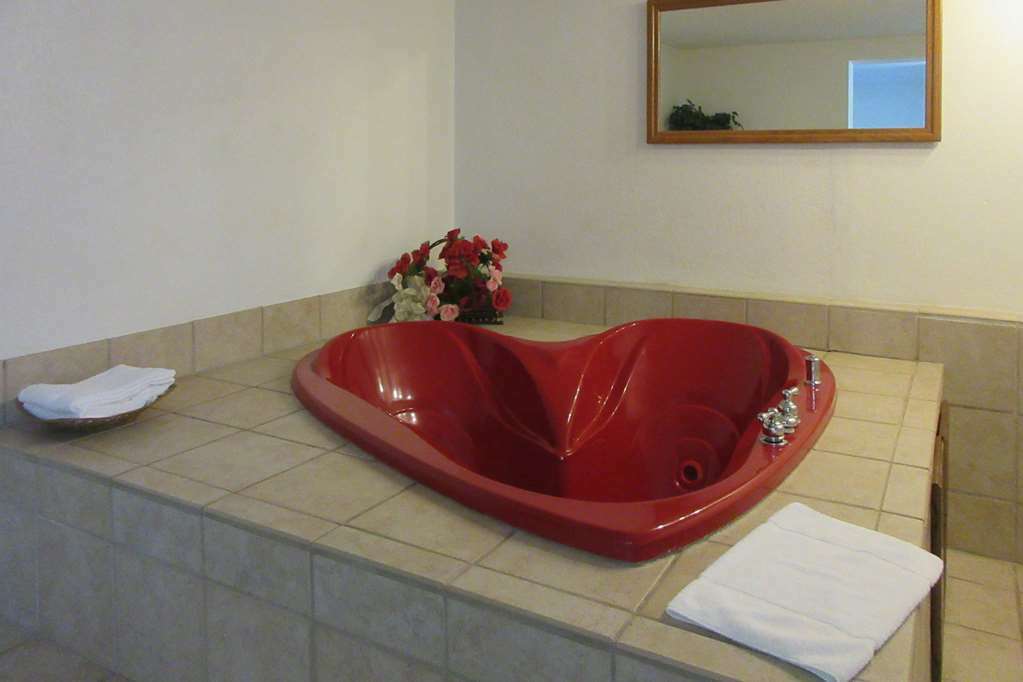 Rodeway Inn And Suites Portsmouth Zimmer foto